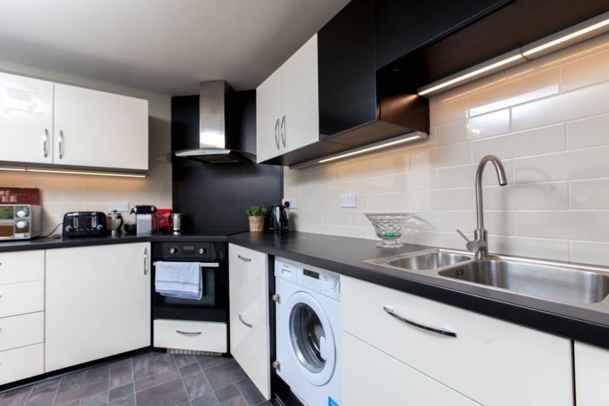 2 Bedroom Centre Duplex *