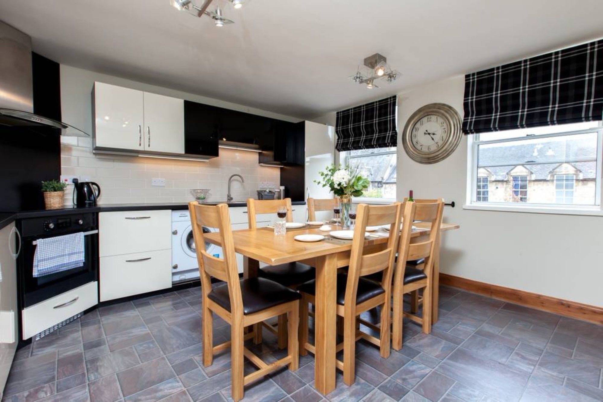 Apartment 2 Bedroom Centre Duplex EDI