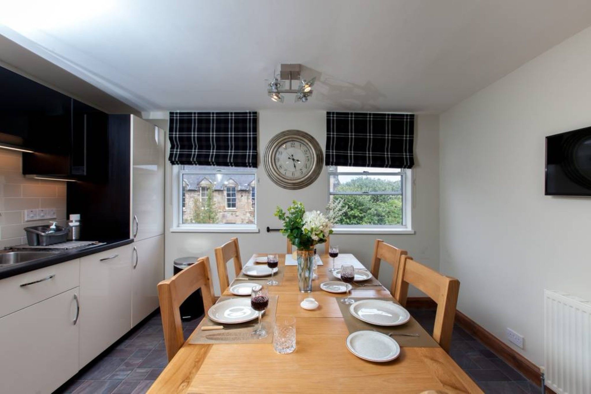 Apartment 2 Bedroom Centre Duplex *