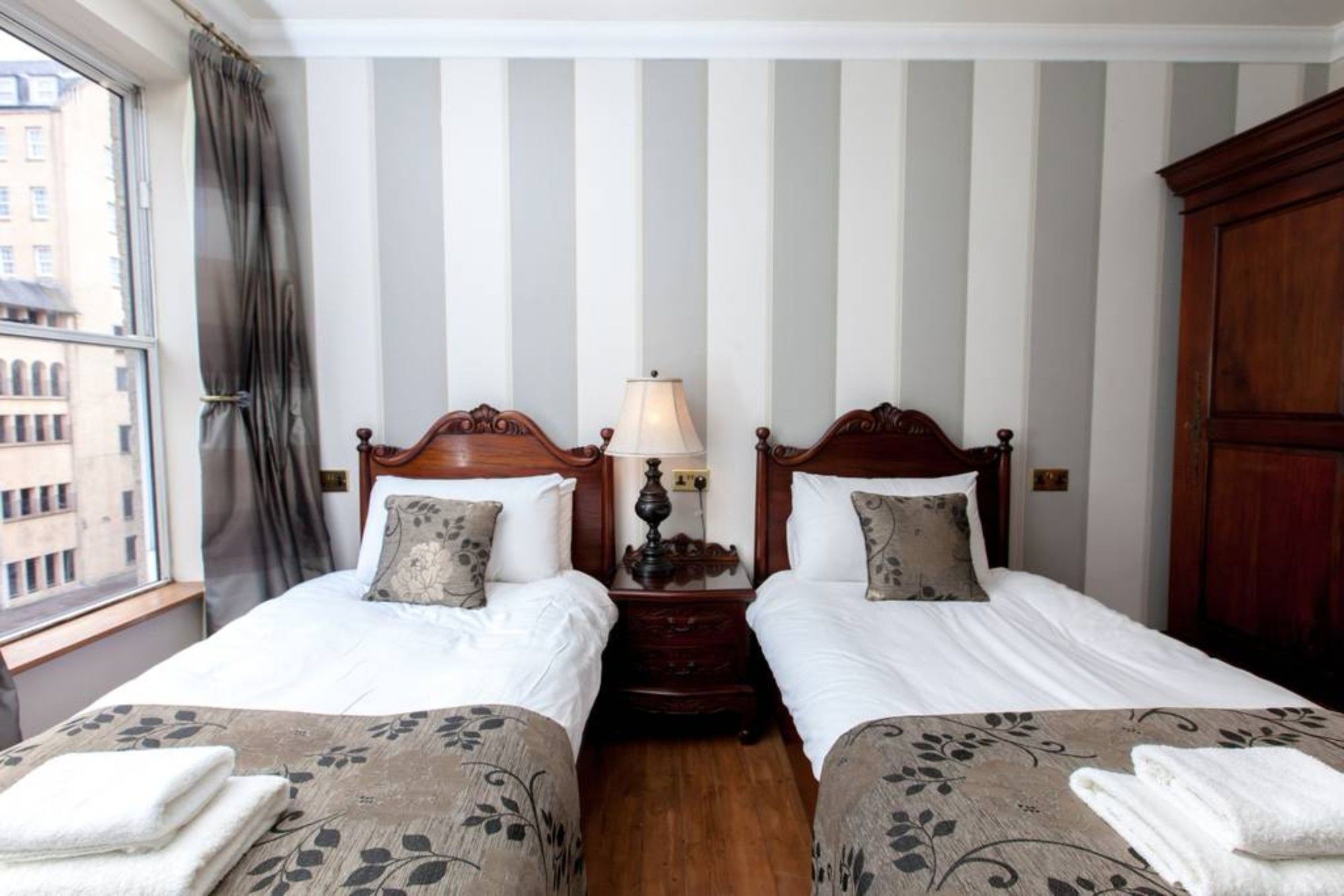 Apartment 2 Bedroom Centre Duplex