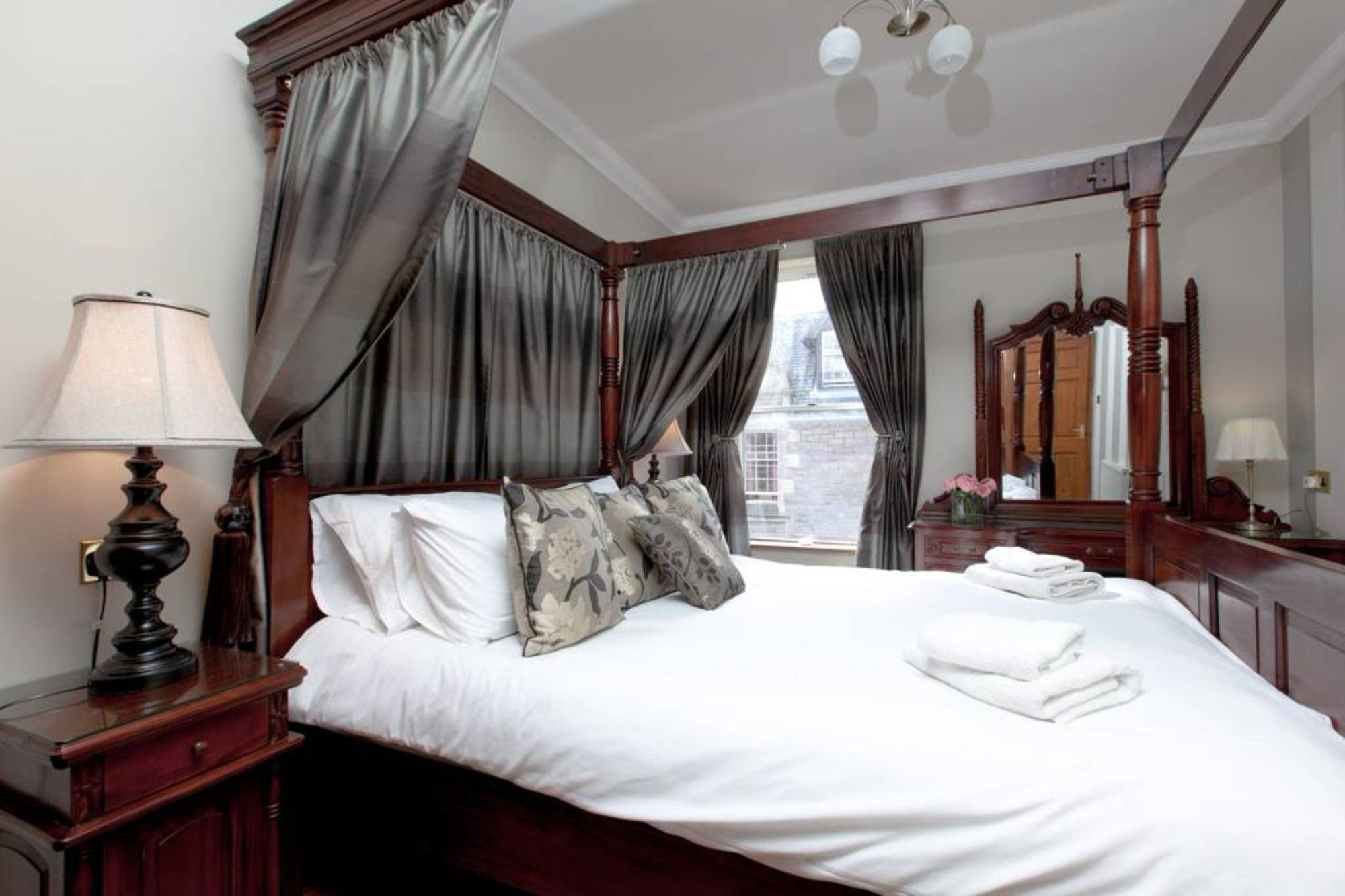 Apartment 2 Bedroom Centre Duplex EDI