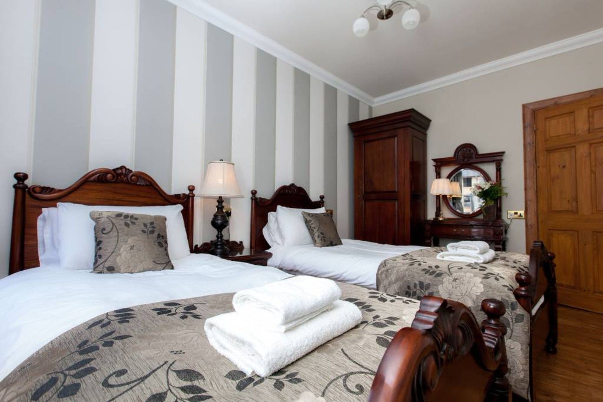 Apartment 2 Bedroom Centre Duplex EDI